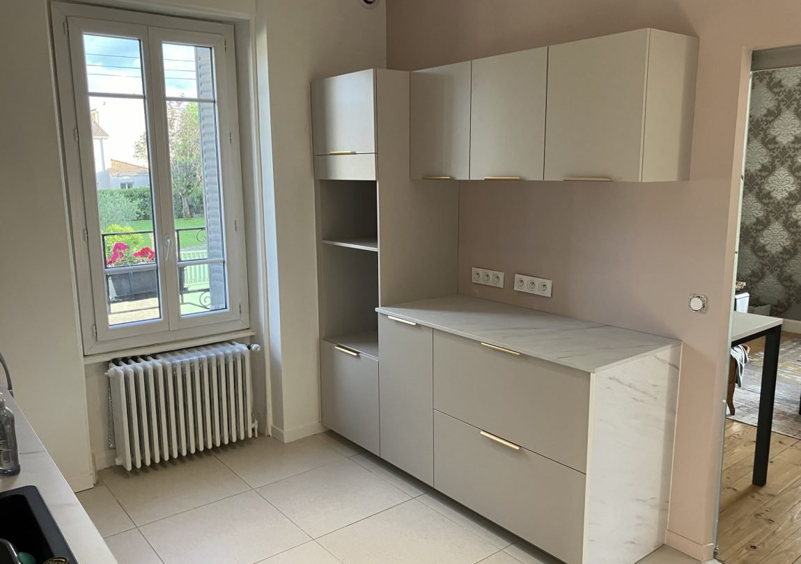 Photo de la remise en état d'un mur pour nouvelle cuisine